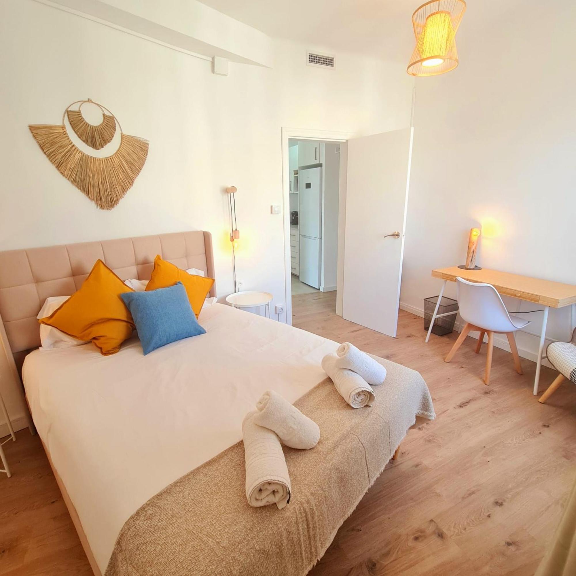 G74 Avenida Gaudi 4 Bedrooms With Balcony- Sagrada Familia Lejlighed *