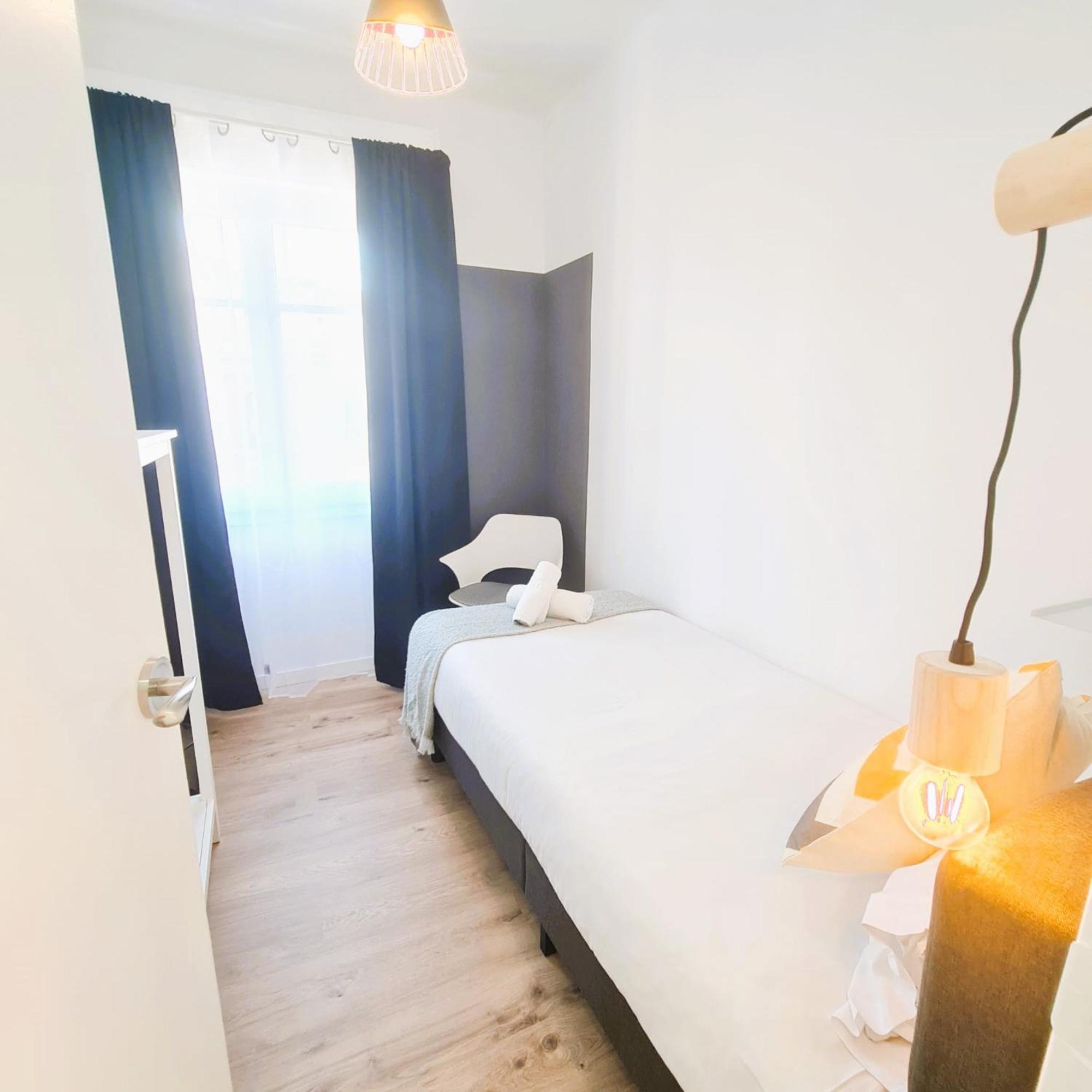 G74 Avenida Gaudi 4 Bedrooms With Balcony- Sagrada Familia Lejlighed