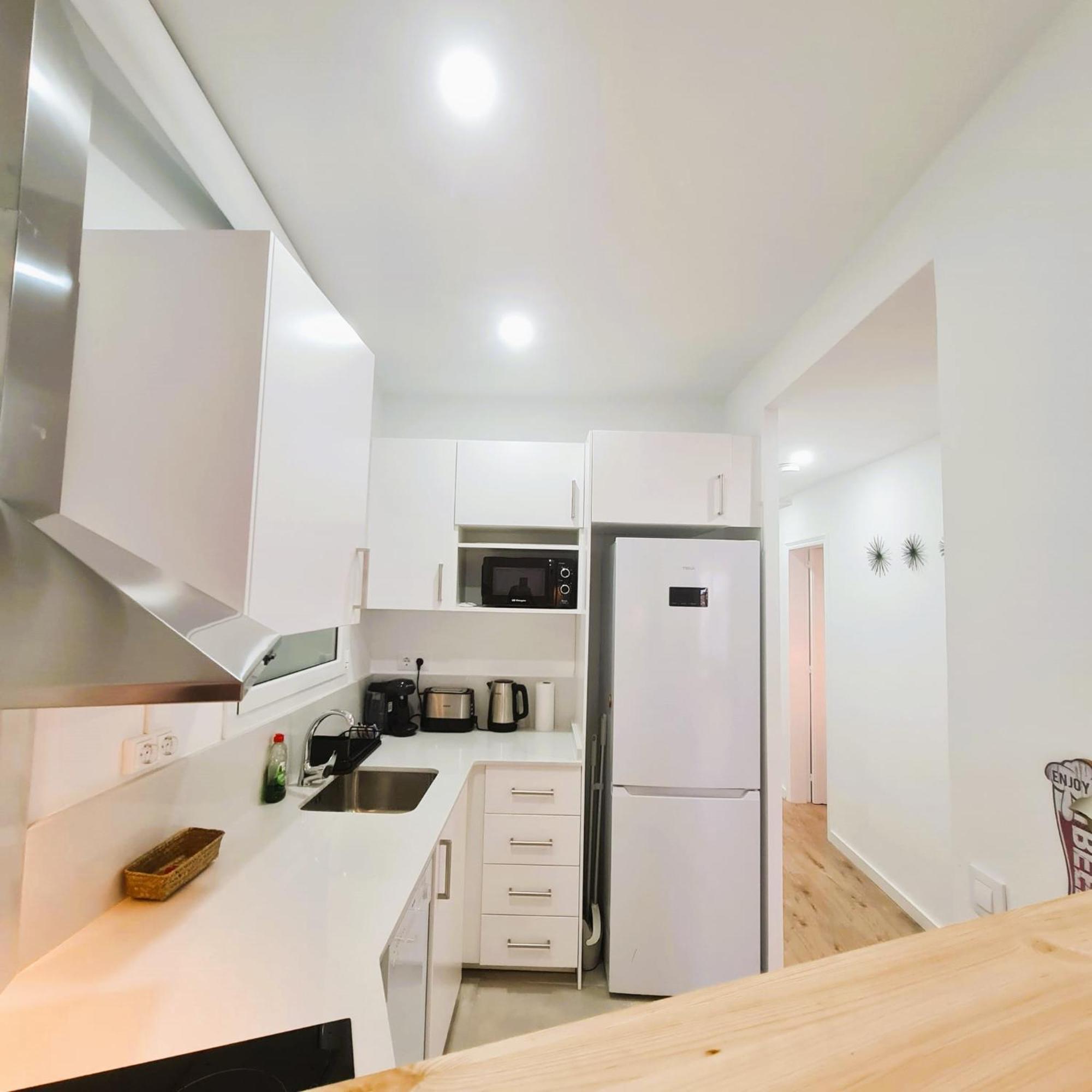 Lejlighed G74 Avenida Gaudi 4 Bedrooms With Balcony- Sagrada Familia