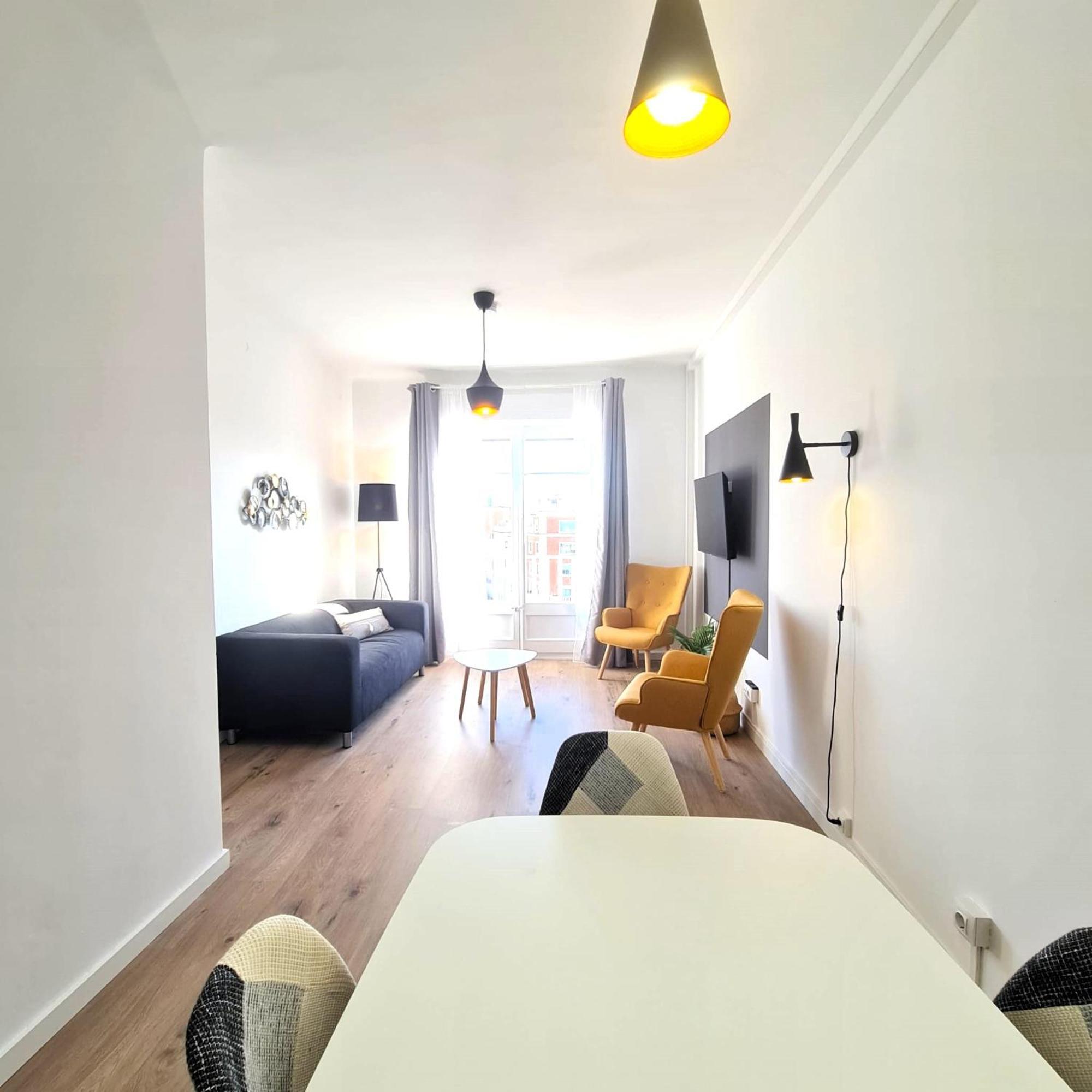 G74 Avenida Gaudi 4 Bedrooms With Balcony- Sagrada Familia Lejlighed *