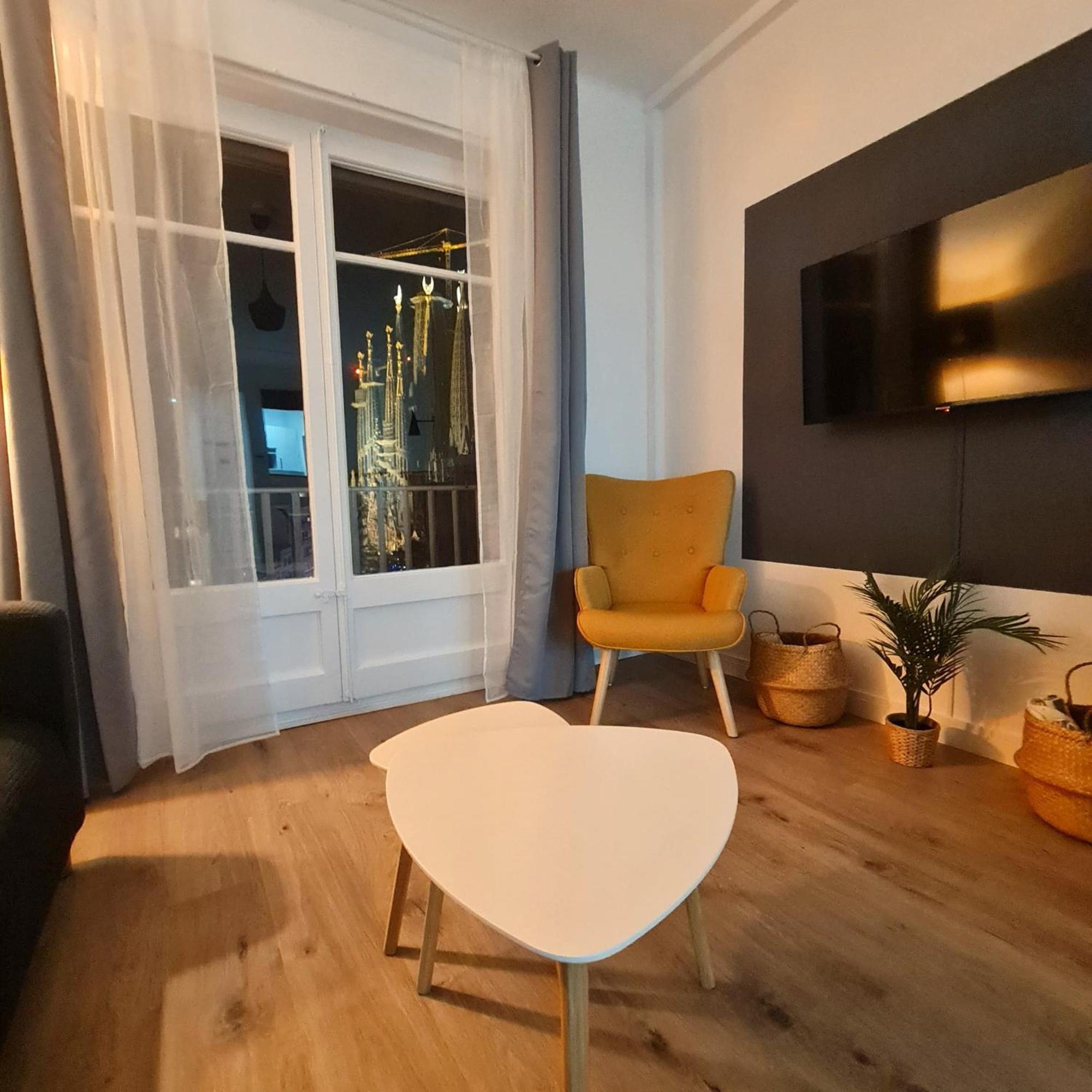 G74 Avenida Gaudi 4 Bedrooms With Balcony- Sagrada Familia Lejlighed Barcelona